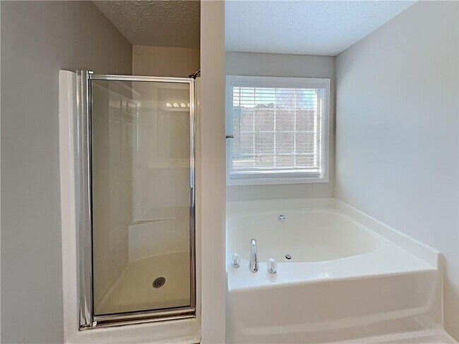 Building Photo - 362 Anita Dr