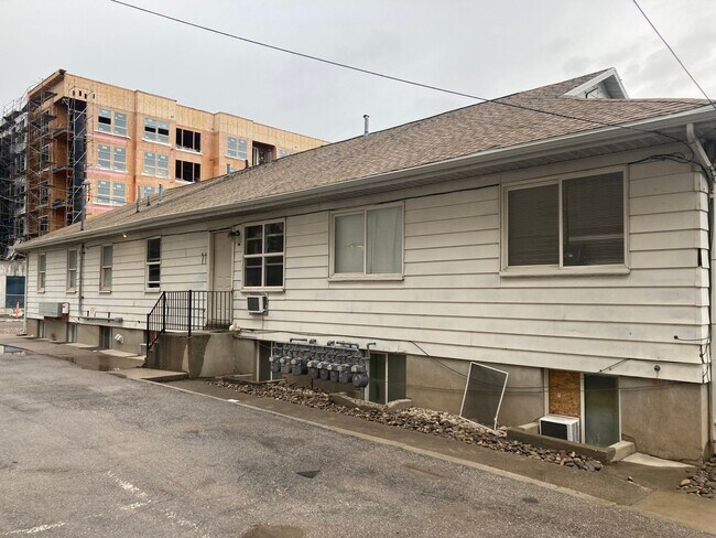 Building Photo - Cozy 1 Bedroom 1 Bathroom Apartment *Move ...