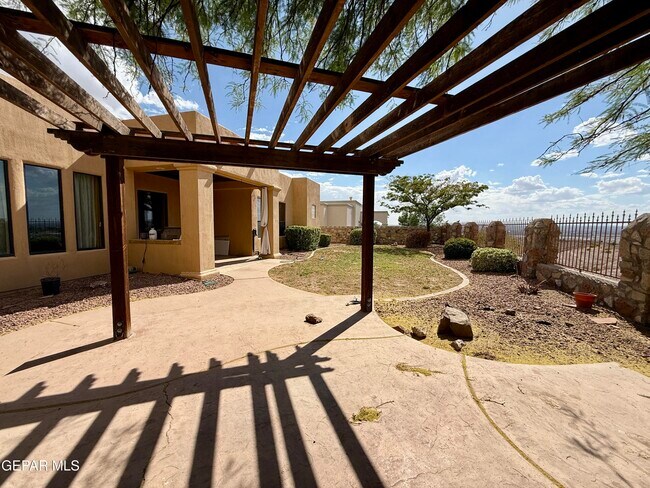 Building Photo - 7331 Brays Landing Drive