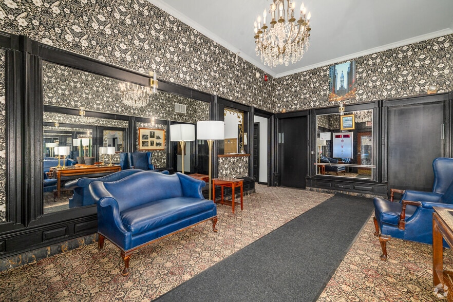 Lobby Photo - The Chatham