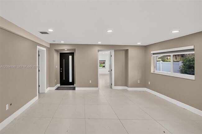 Building Photo - 533 Mokena Dr