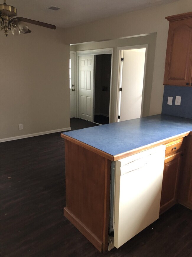 Building Photo - 218 Britton Dr