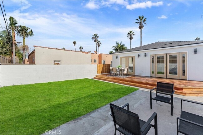 Building Photo - 3945 S Norton Ave