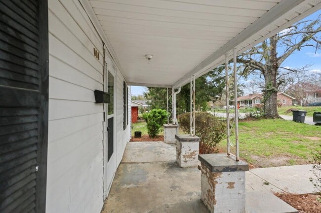 Building Photo - 414 Cambridge St