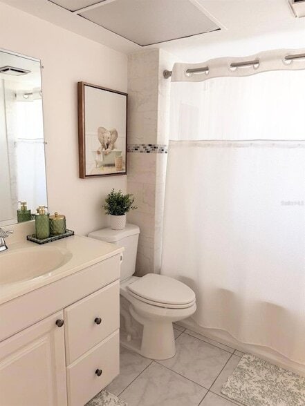 Building Photo - 5027 SW 16th Pl