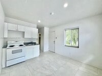 Building Photo - 60 NE 78th St
