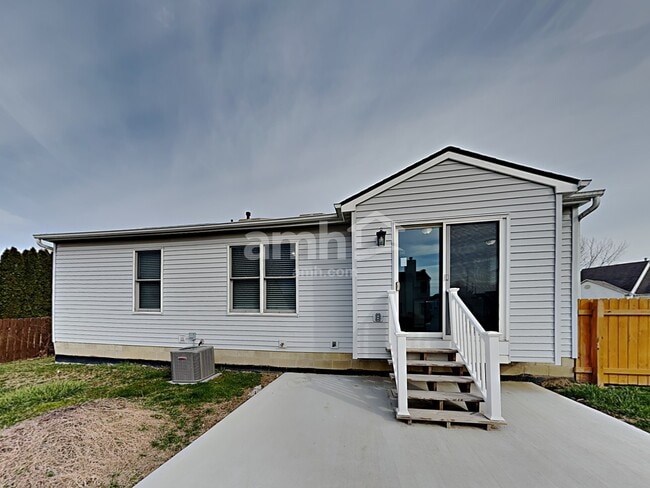 Building Photo - 5889 Westbend Dr