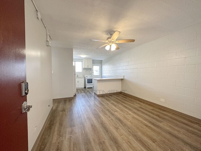 Building Photo - 716 Lukepane Ave