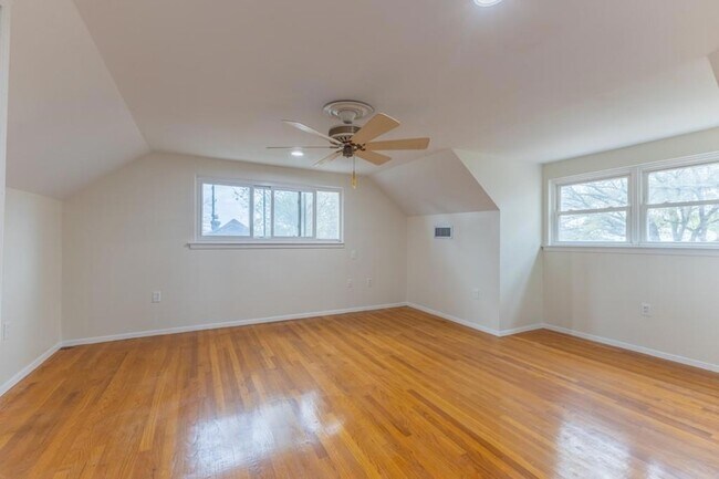 Building Photo - 4419 Knight Dr