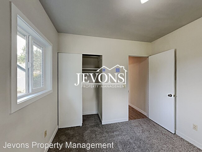 Building Photo - 3 br, 2.5 bath House - 8632 116th Ave SE