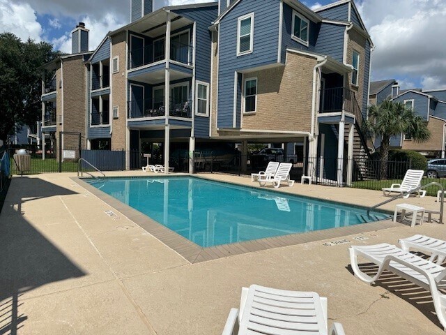 Building Photo - 18511 Egret Bay Blvd