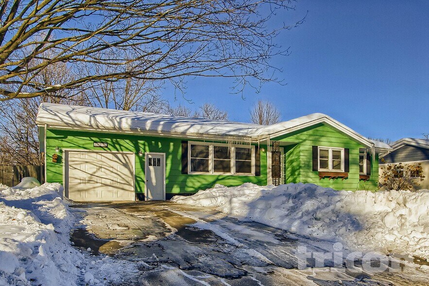 Building Photo - 8407 Lower 208th St W