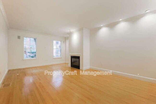 Building Photo - 29 E.Springfield St