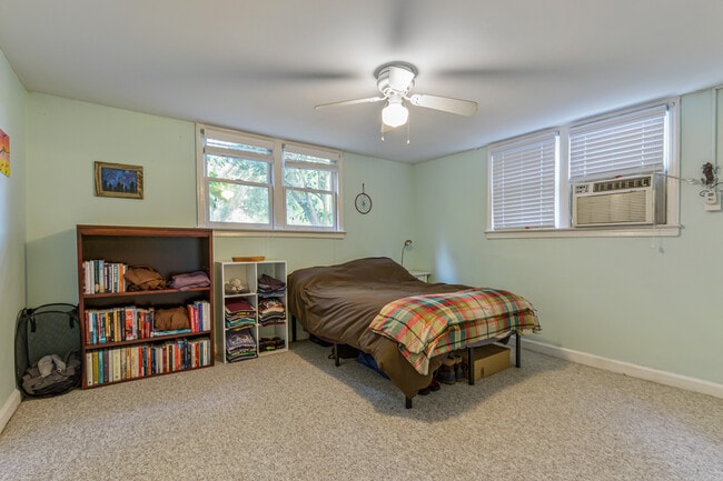 Building Photo - 1377 Scott Blvd