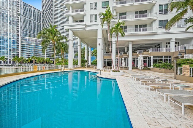 Building Photo - 801 Brickell Key Blvd