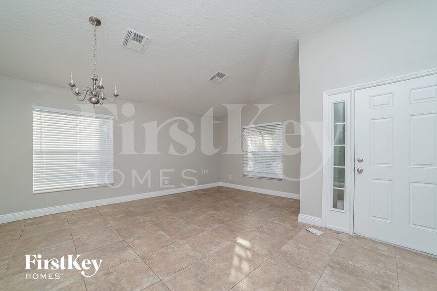 Building Photo - 2630 Sunningdale Dr