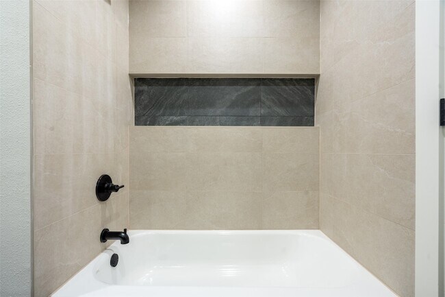 Building Photo - 1215 Mill Valley Dr