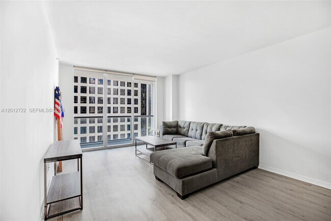 Building Photo - 500 Brickell Ave