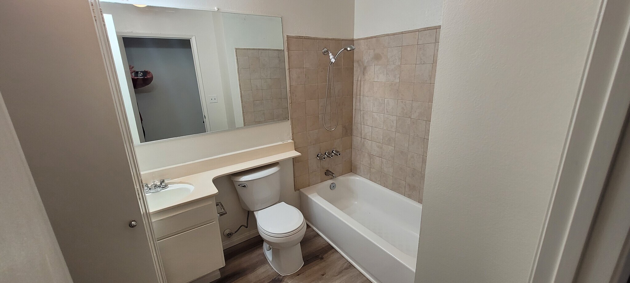 Building Photo - 27925 Tyler Ln