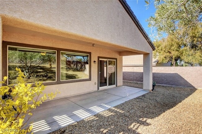 Building Photo - 2320 Meteor Shower St