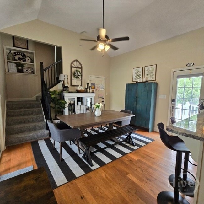 Building Photo - 467 Bothwell Dr