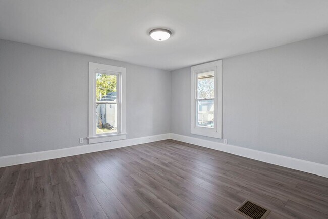 Building Photo - AVAILABLE IN DECEMBER