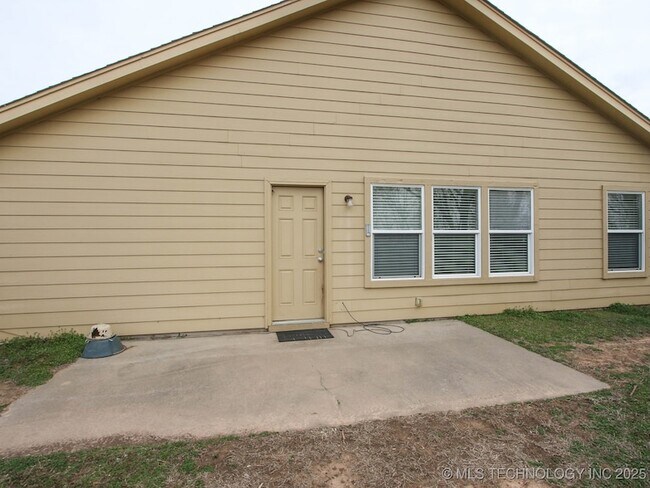 Building Photo - 16052 S 83rd E Ave