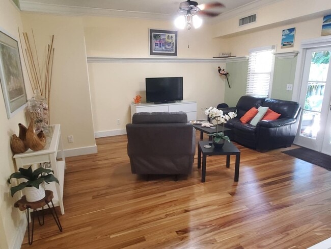 Building Photo - 226 NE 1st Ave