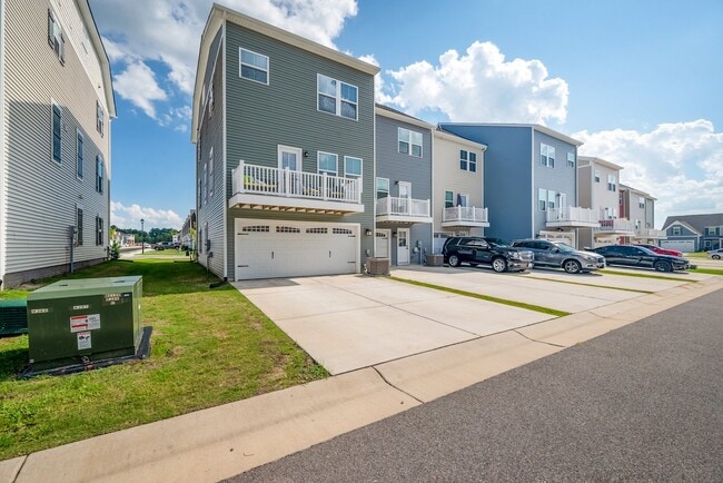 Building Photo - 133 Cedar Crst Dr