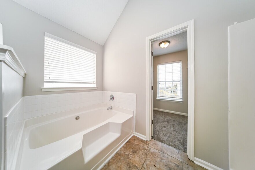 Building Photo - 4117 Alveston Dr