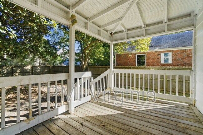 Building Photo - 630 W 36th St