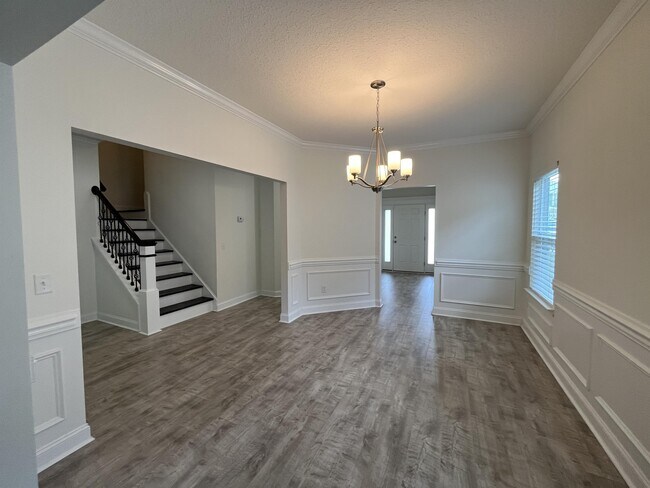 Building Photo - 679 Fairview Cir