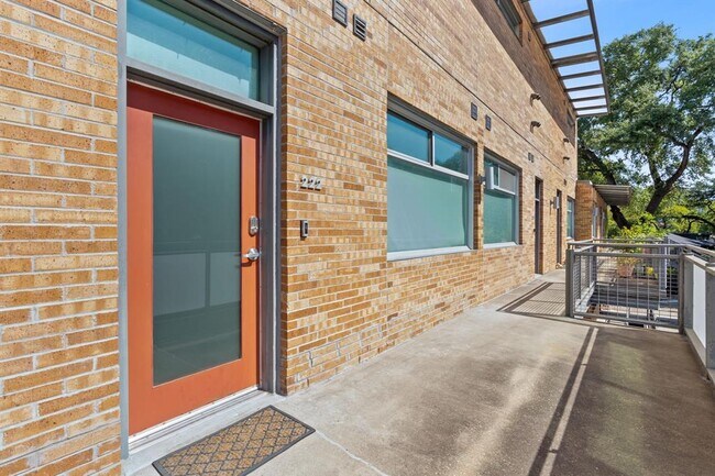 Building Photo - 2205 N Lamar Blvd
