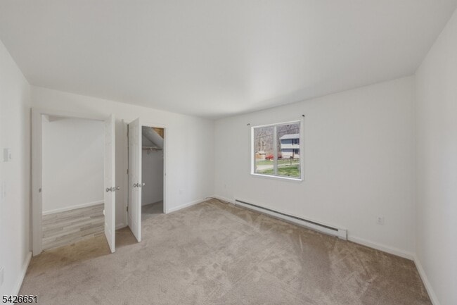 Building Photo - 15 Karen Rd