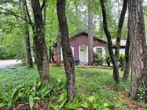 Building Photo - LOVELY ONE STORY wooded-lot home in the heart of The Woodlands.