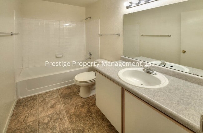 Building Photo - 3/2 Beautiful Rita Ranch Home With Open Design!!!