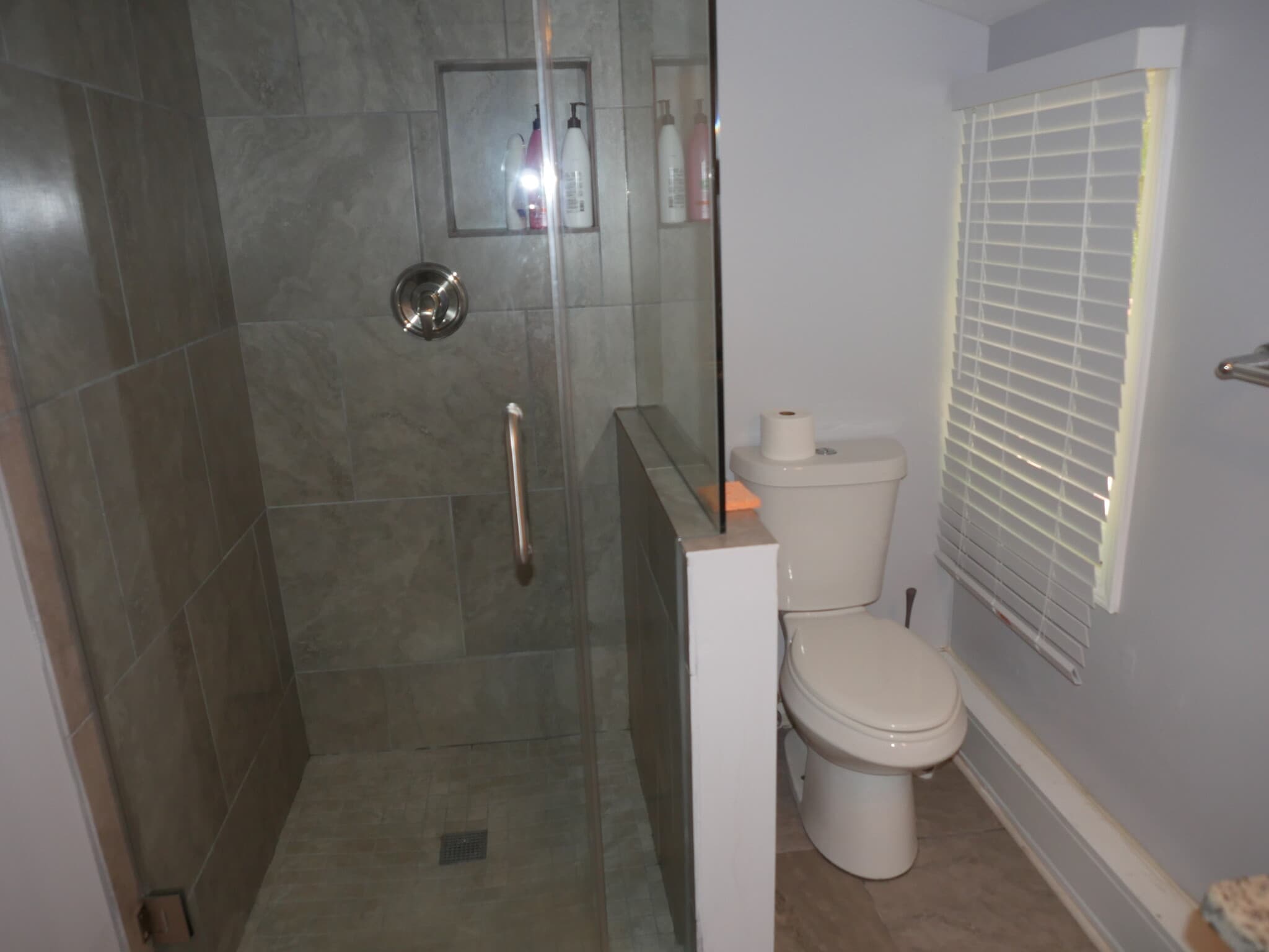 Luxury bathroom - 1065 Atlantic Dr NW