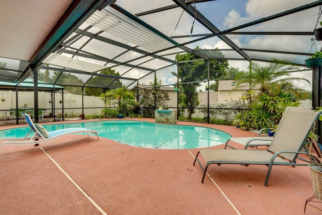 Building Photo - 7232 Lazy Hill Dr