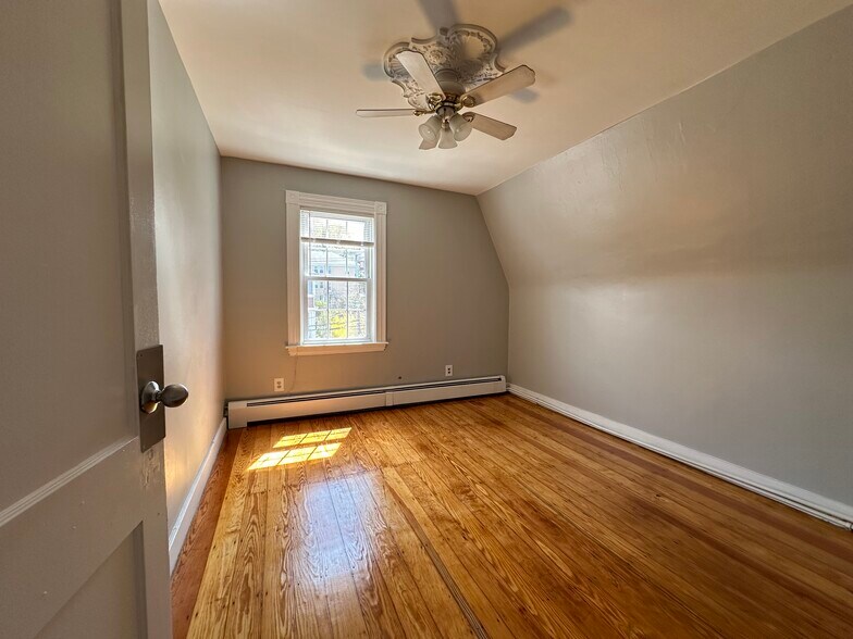 Building Photo - 131 Nonantum St