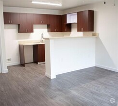 Building Photo - 302 Forest Ln