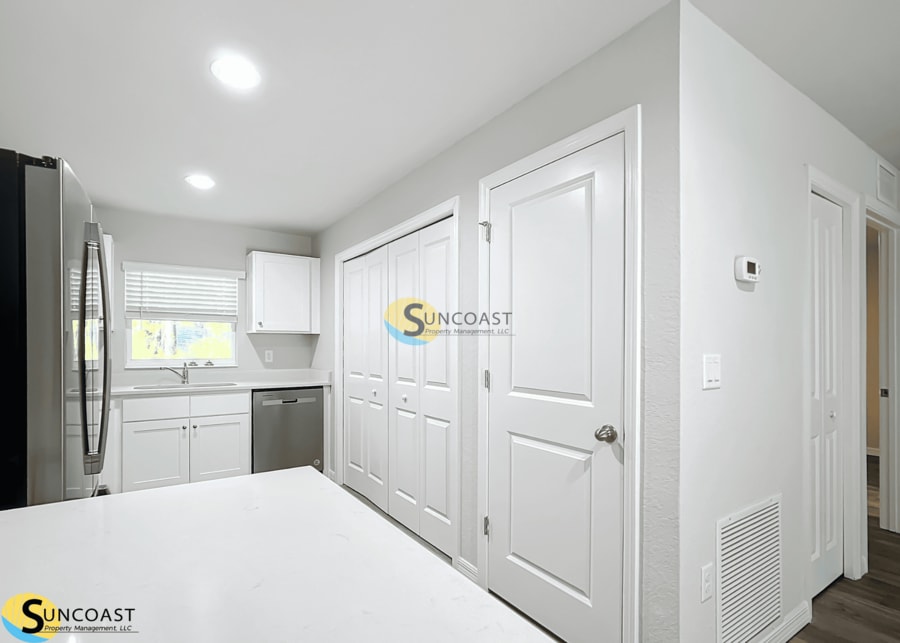 Building Photo - 9368 N Peachtree Way