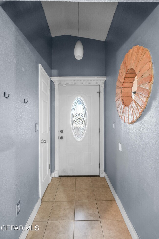 Building Photo - 13475 Sunset Hills Dr