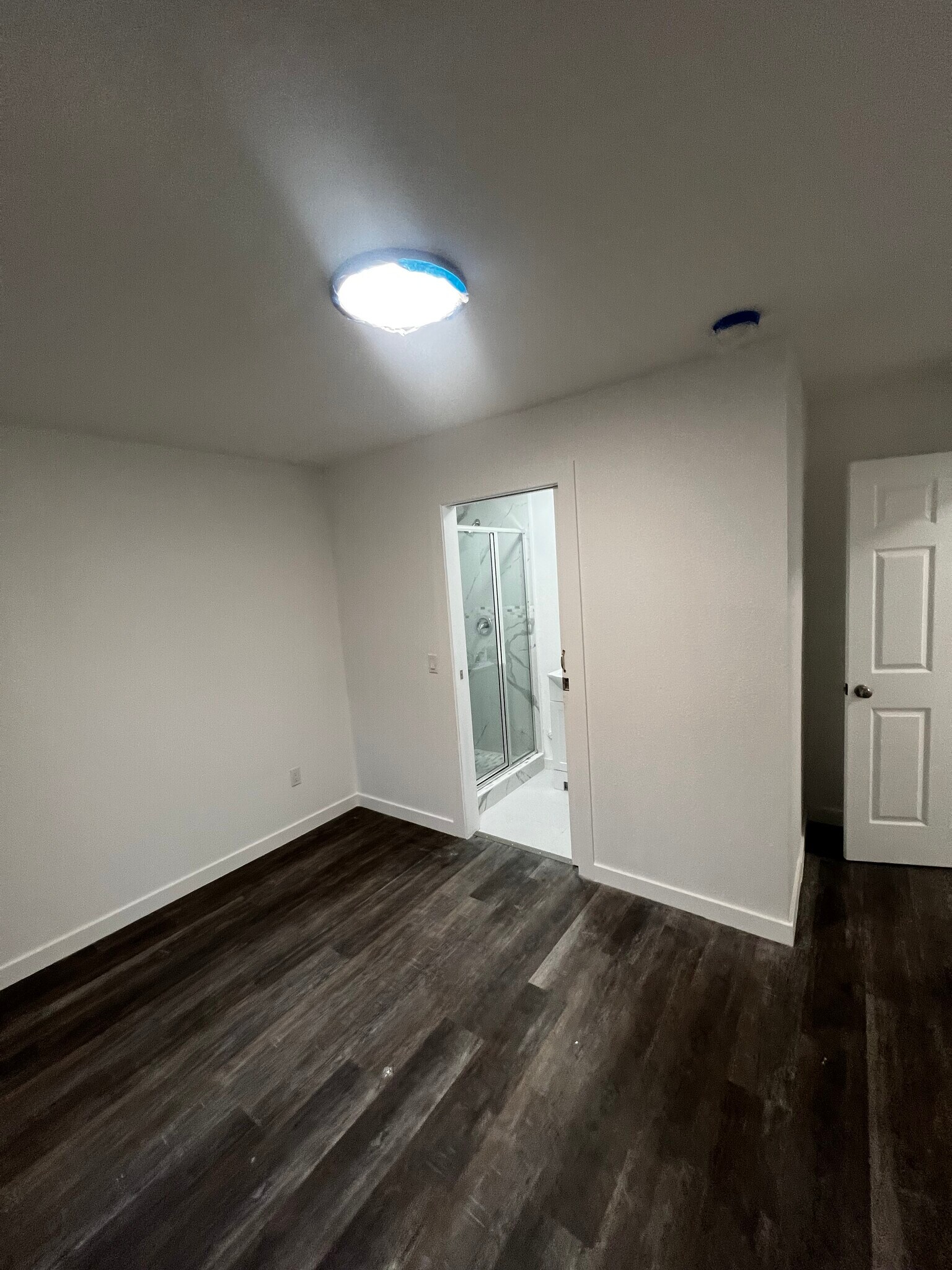 Building Photo - 2116 Zoe Ave