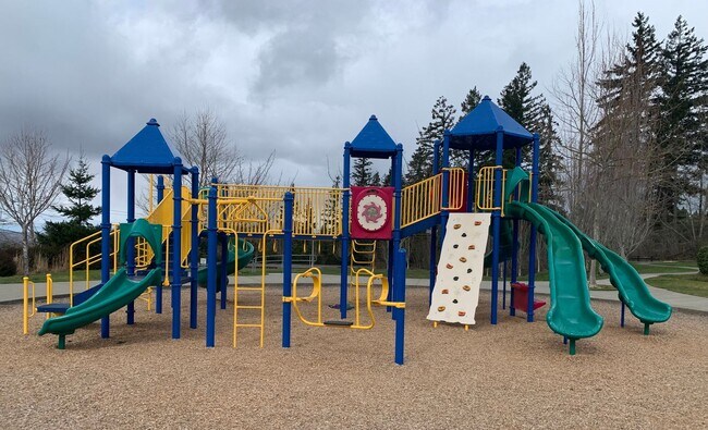 Building Photo - Auburn Lakeland Hills area/Lakeview Community- 4 bedroom 2.5 bathroom with AC - Available May 5th!