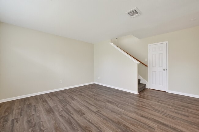 Building Photo - 7351 Parkland Manor Dr