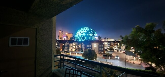 Building Photo - Fully furnished-full Sphere view