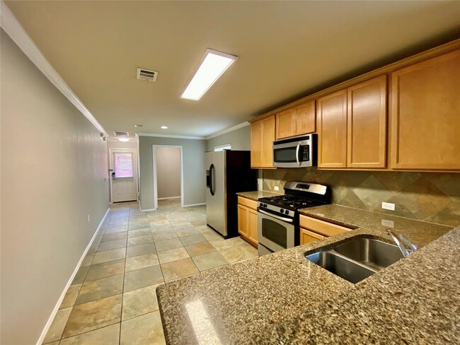 Building Photo - 5524 Kleberg Trail