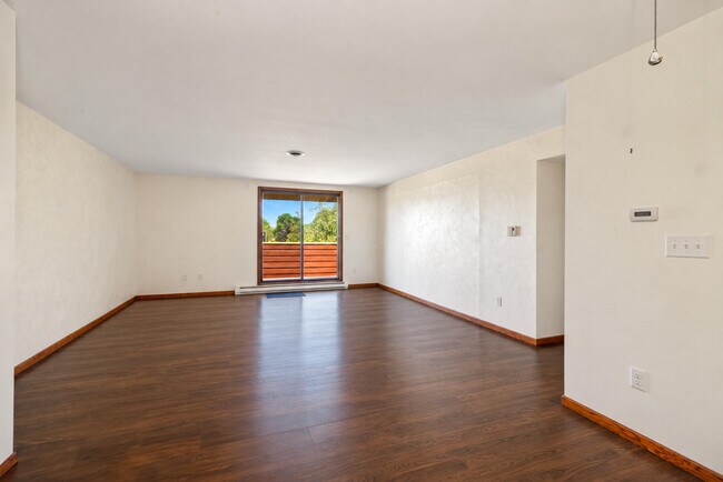 Building Photo - 10345 Whitnall Edge Dr