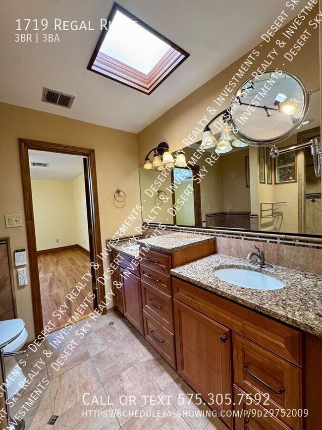 Building Photo - 1719 Regal Ridge St