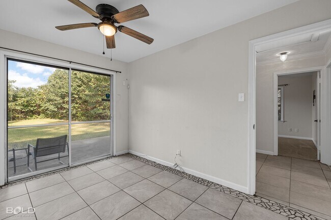 Building Photo - 101 Lillian St